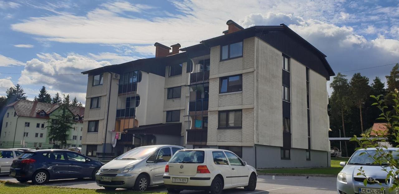 Apartment Gulek Zrece Exterior photo
